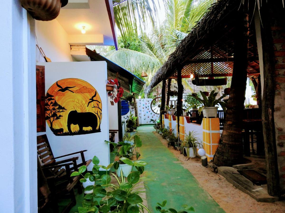 Cresent Bay Beach Hotel Arugam Bay Exterior foto